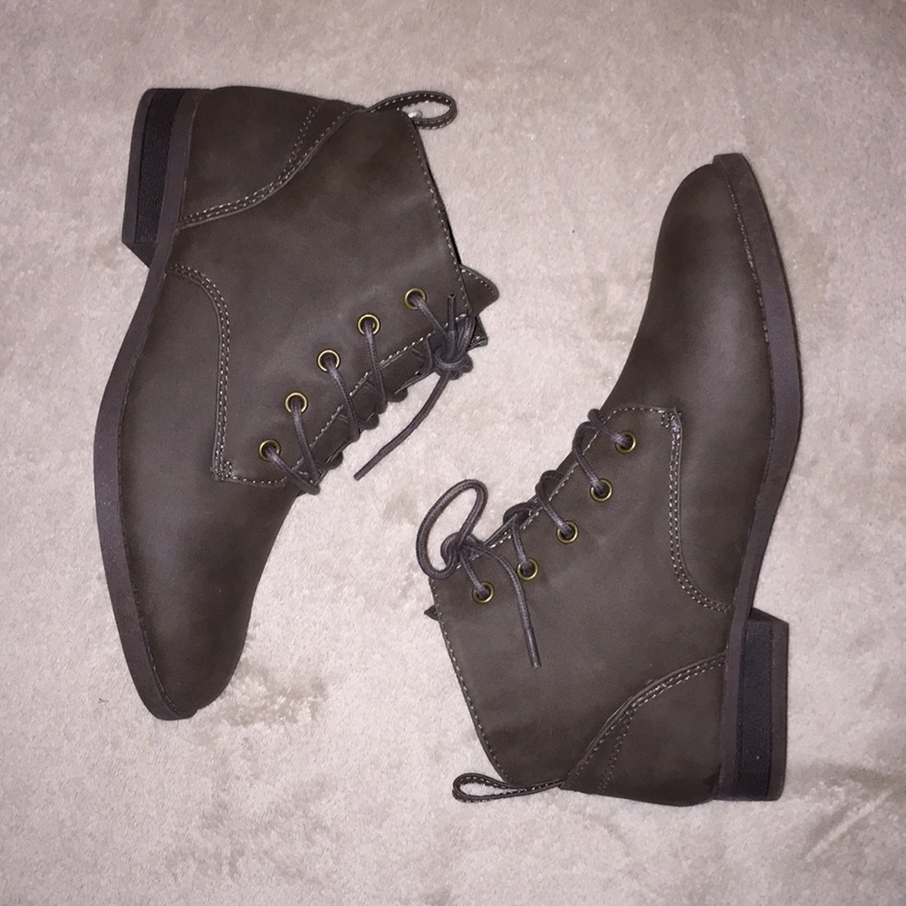 Short Lace up Boots